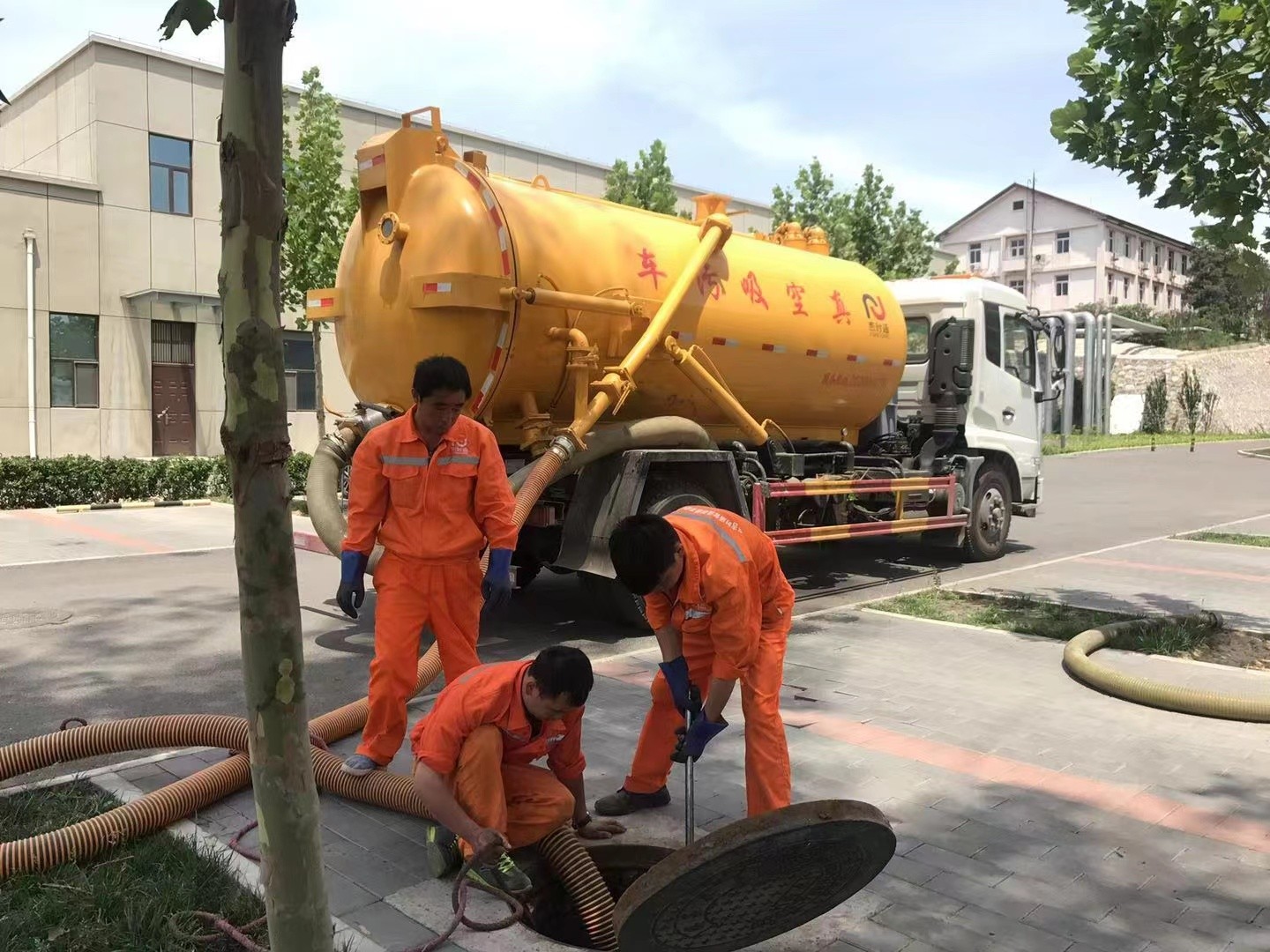 武乡化粪池清理与5-8吨吸粪车施工效率分析